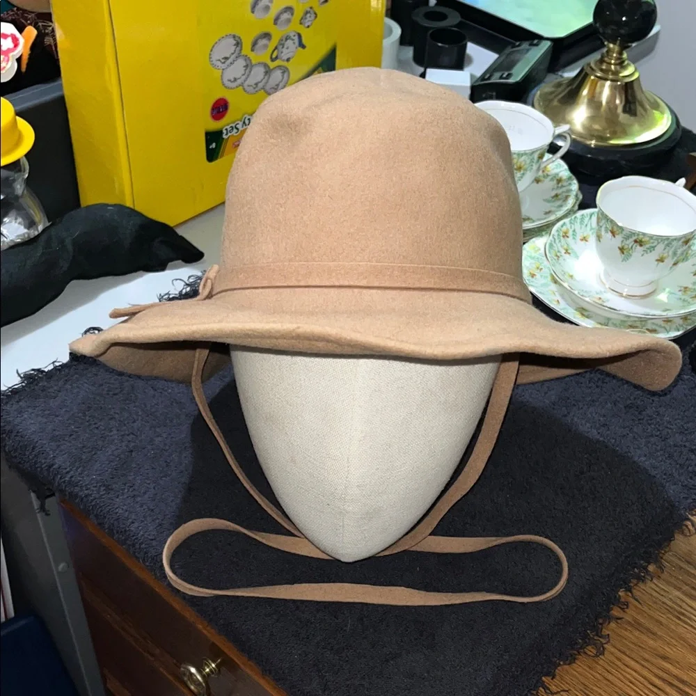 Elegant vintage women's hat by Peachloft,100% wool - Picture 2 of 7